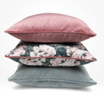 Cargar imagen en el visor de la galería, McAlister Textiles Matt Blush Pink Piped Velvet Cushion Cushions and Covers 
