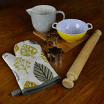 Cargar imagen en el visor de la galería, McAlister Textiles Magda Yellow Cotton Print Oven Mitt Kitchen Accessories 
