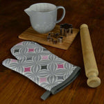 Cargar imagen en el visor de la galería, McAlister Textiles Laila Pink Cotton Print Single Oven Mitt Kitchen Accessories 

